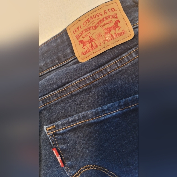 Classic Blue Women's Jeans - Picture 6 of 7